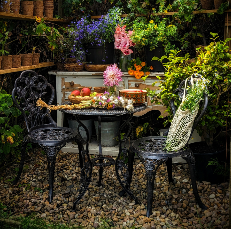 London Rose Bistro 2 Seater Set - Antique Bronze