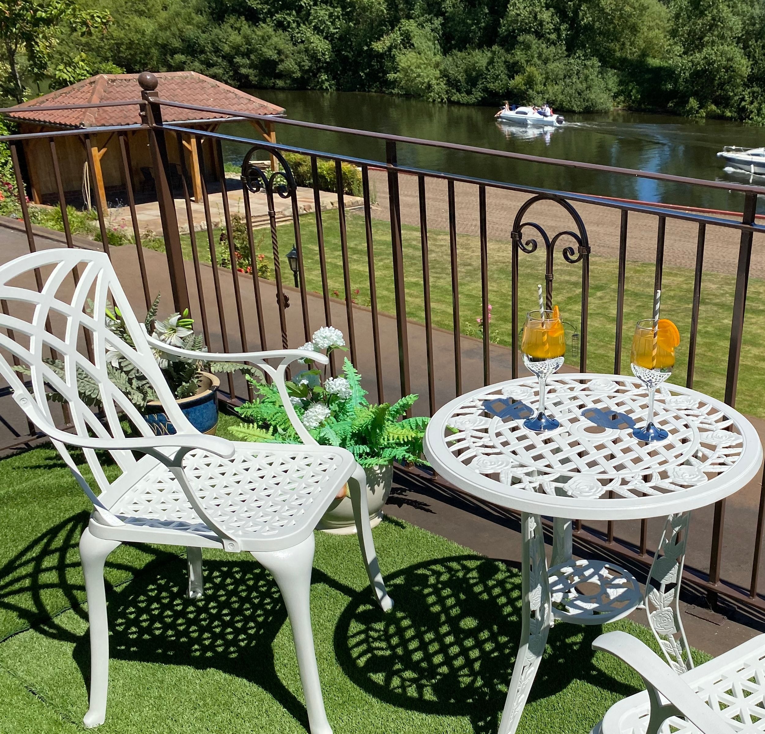 Rose Table 2 Seater Set - White