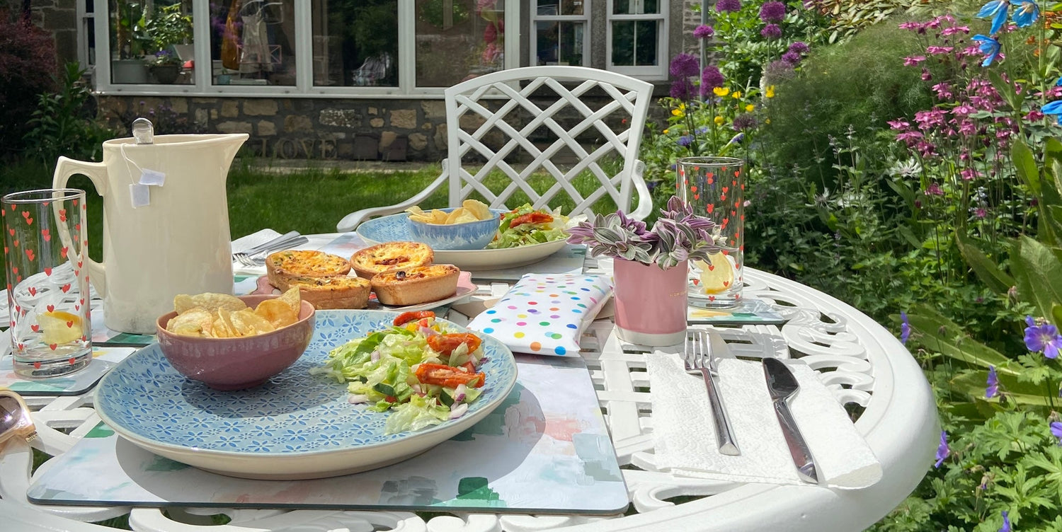 What’s the best garden furniture for outdoor dining in the UK?