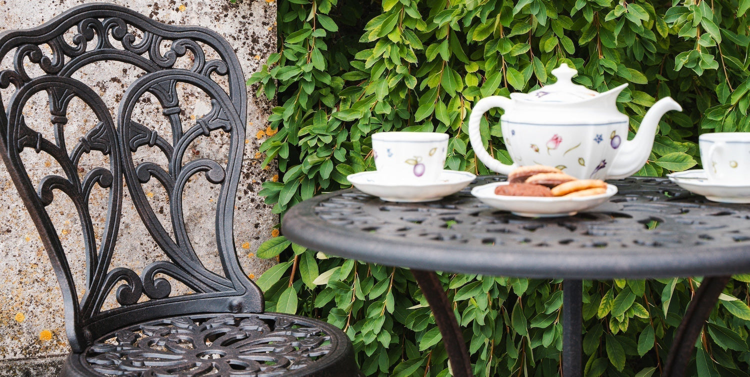 How to choose the best small garden tables for small spaces