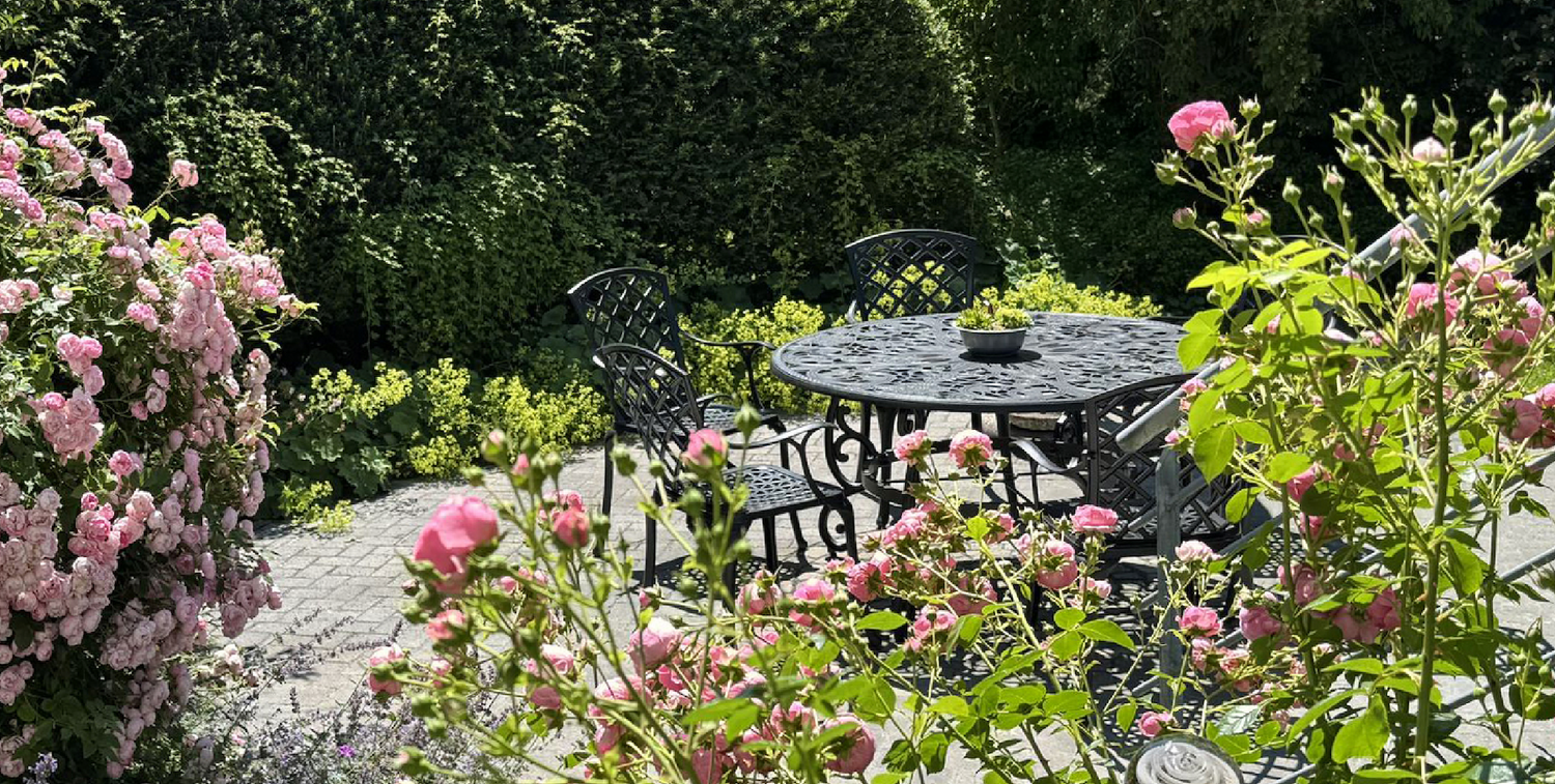 How to clean, protect and maintain your cast aluminium furniture from Lazy Susan