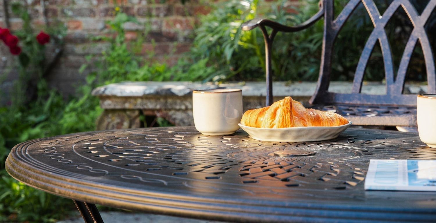 How to match garden bench and table sizes: A guide to perfect patio proportions