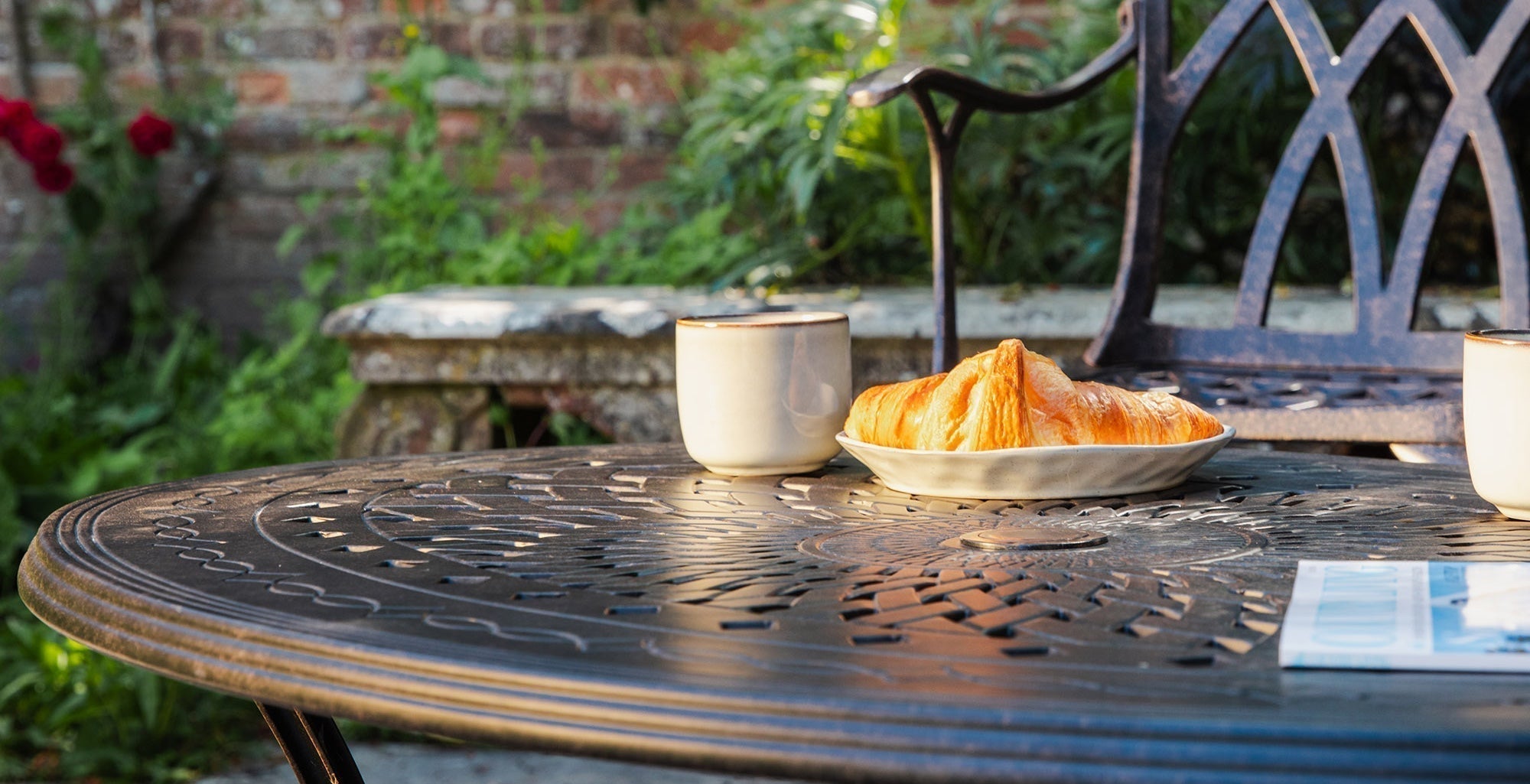 How to match garden bench and table sizes: A guide to perfect patio proportions