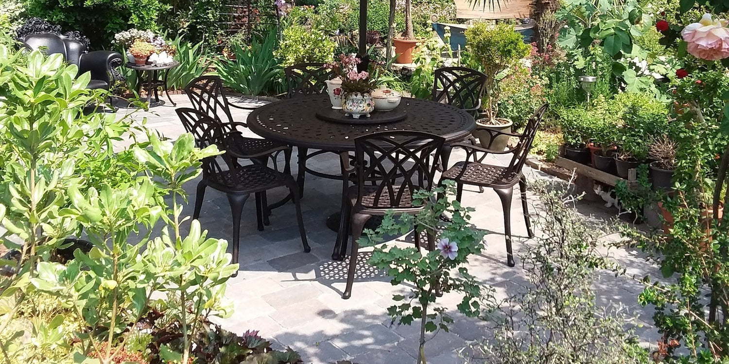 Patio Lounge Sets vs. Patio Dining Sets: What’s best for your outdoor space?
