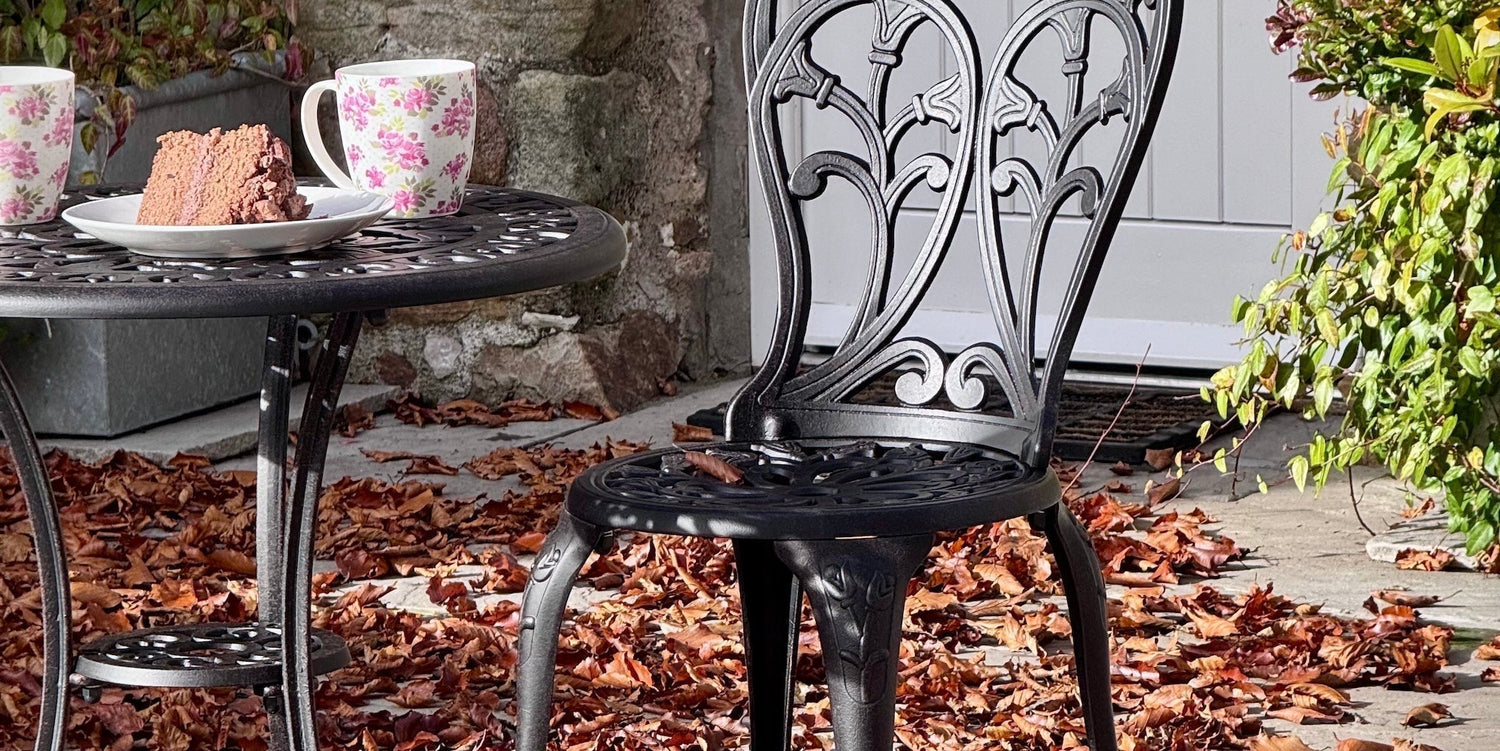 Small garden furniture ideas: Layout tips, bistro sets & 2-seaters