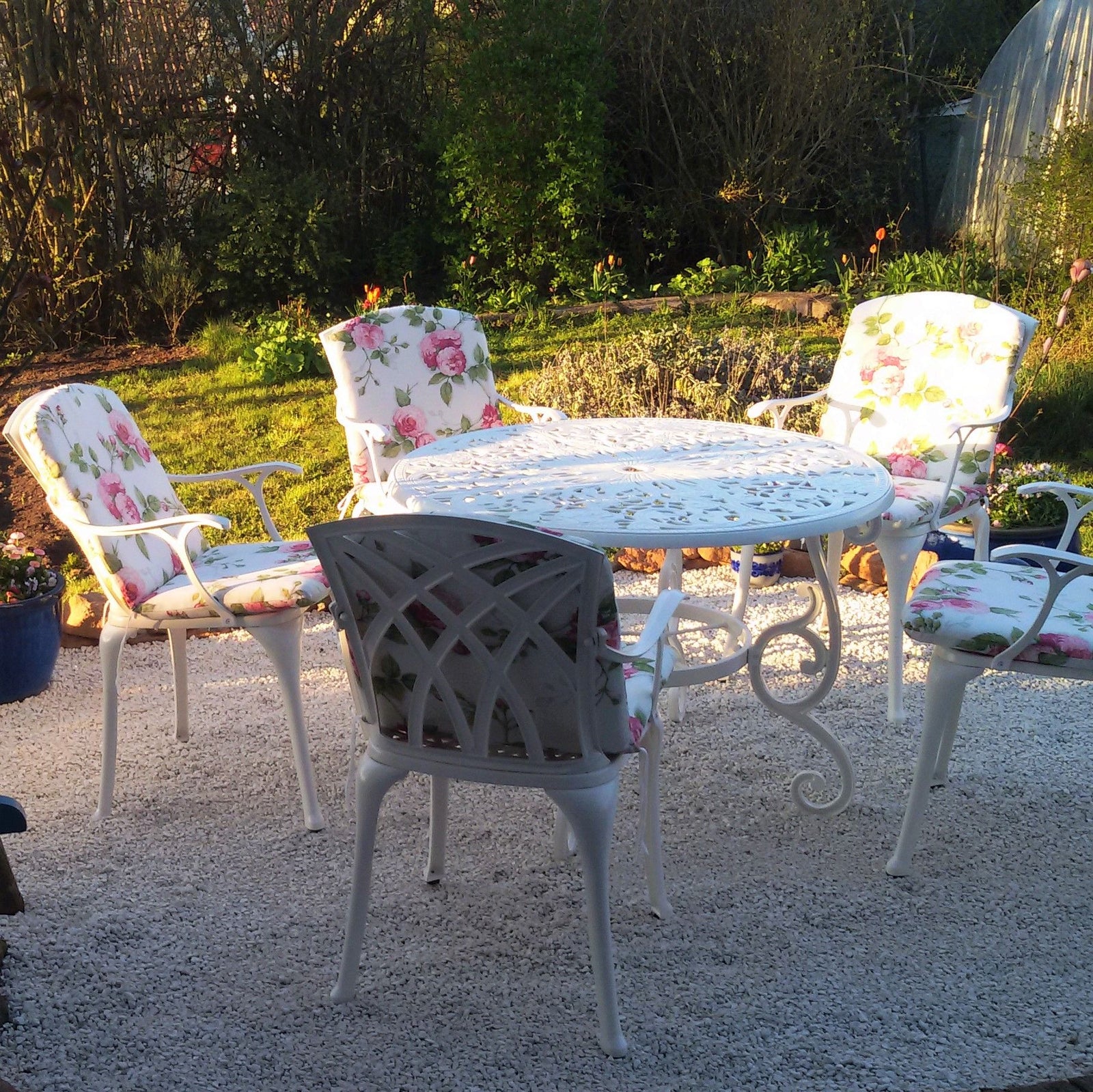 Flora Table 4 Seater Set - White