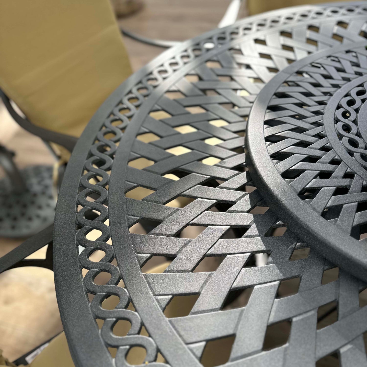 Frances-Table-SL-LazySusan-Detail-5star_001.jpg