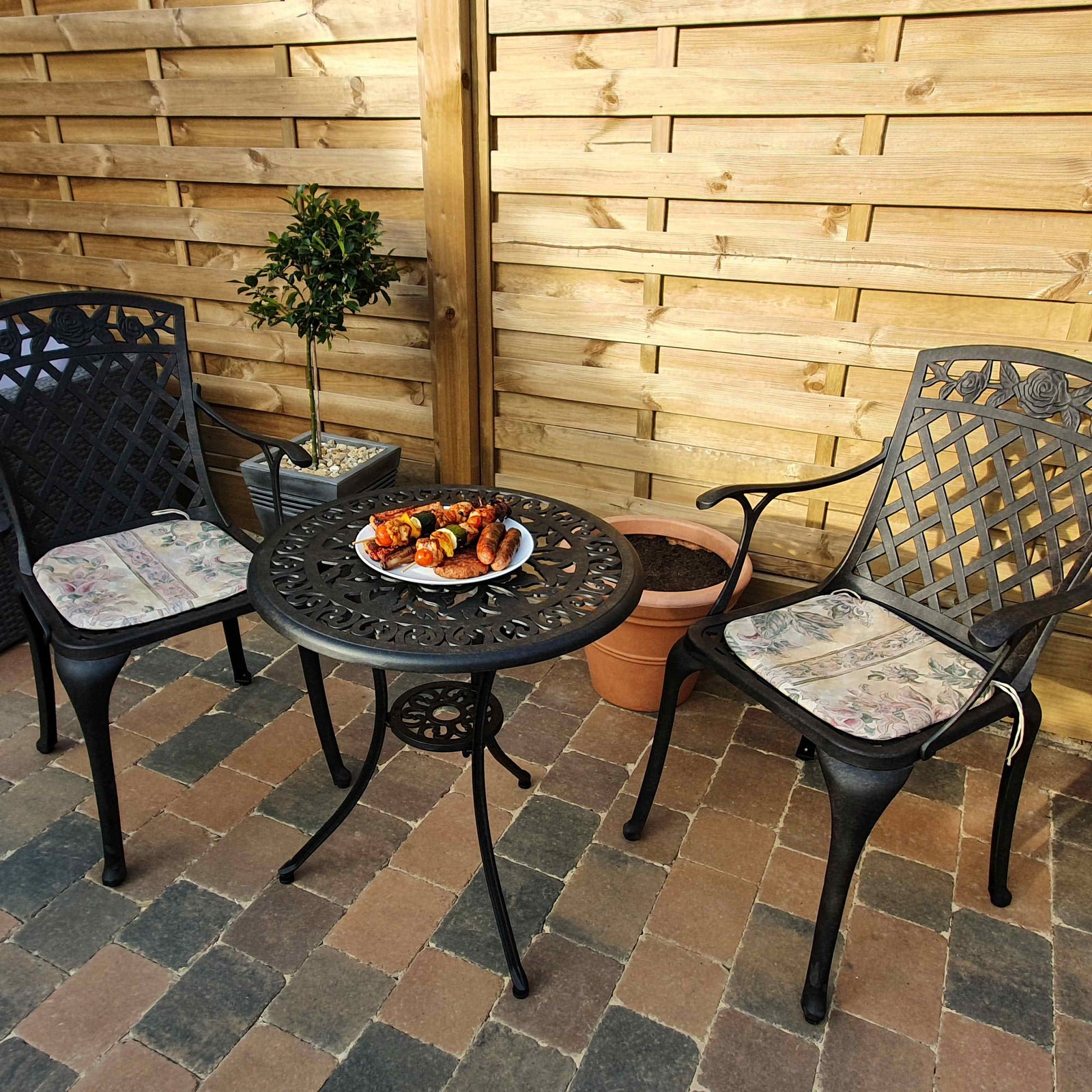 Tulip Bistro Table 2 Seater Set - Antique Bronze