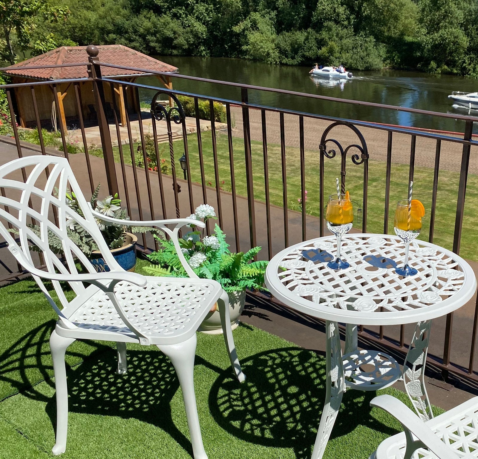 Rose Table 2 Seater Set - White