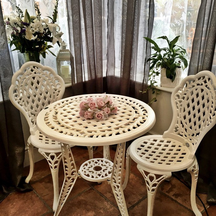 Ivy Bistro - White