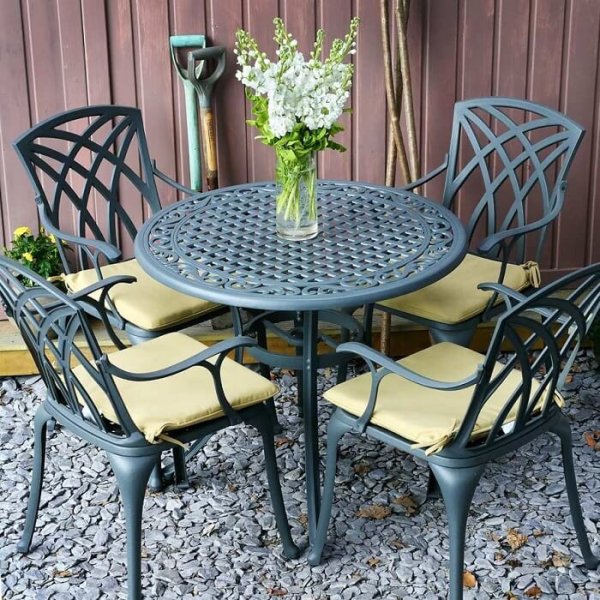 Patio Table And Chairs Set Hannah 4, Round Metal Outdoor Table And 4 Chairs