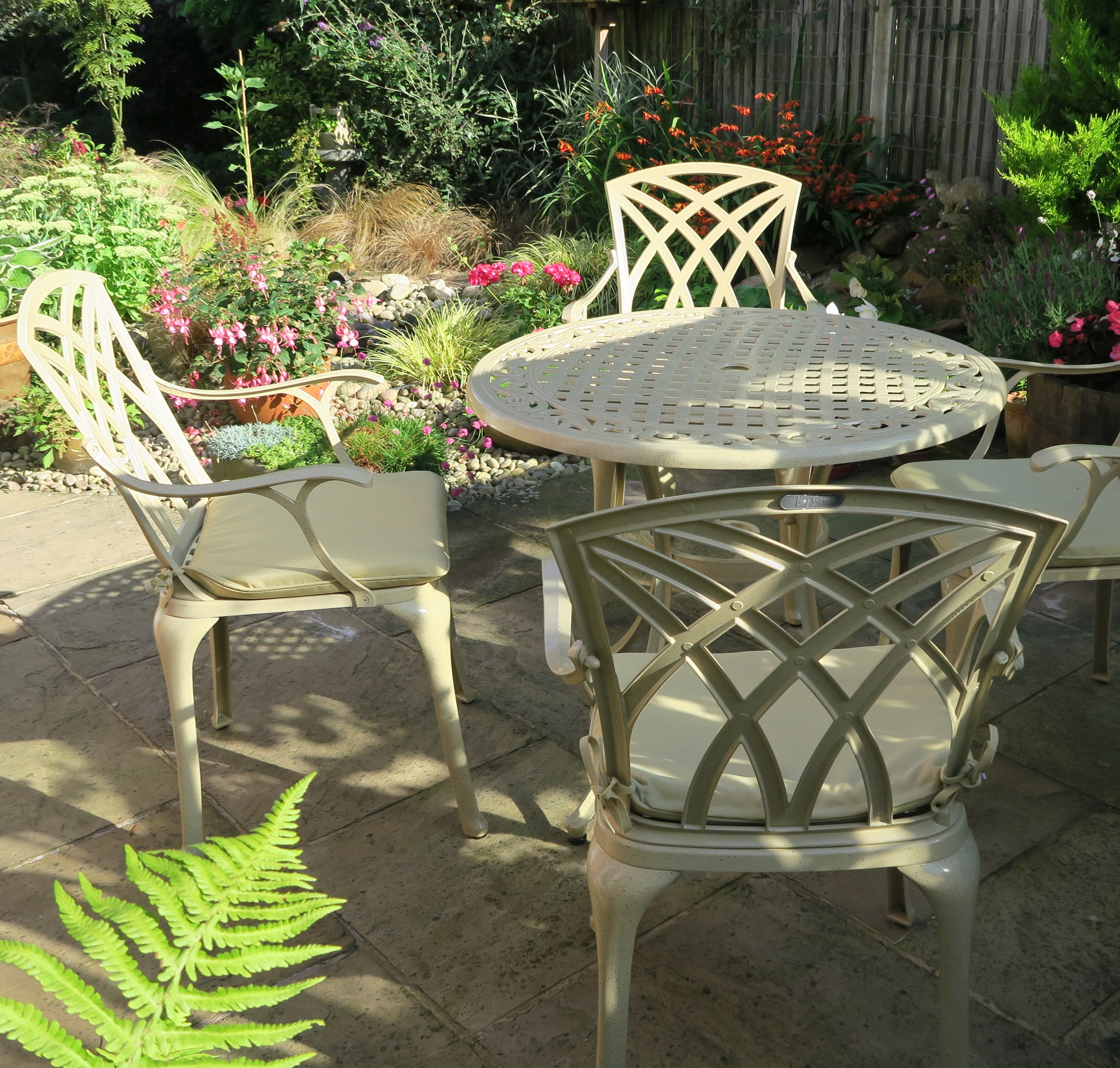 Hannah 4-Seater Garden Table Set in Sandstone