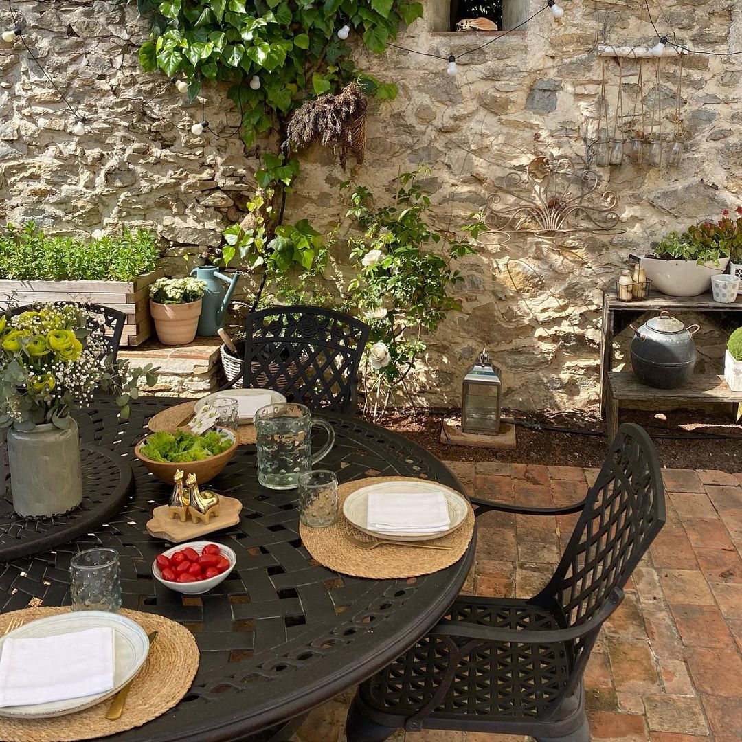 Garden Table Accessories | Garden Tableware