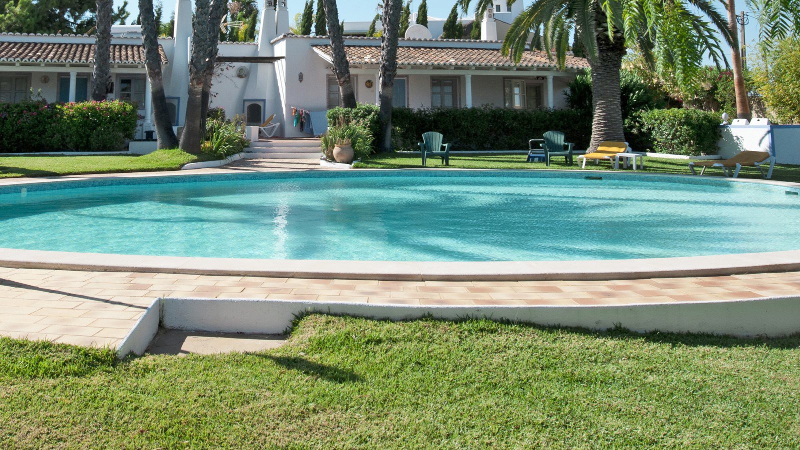 Our garden furniture can now be found on the patio of the luxury Villas Luz Romana in Portugal
