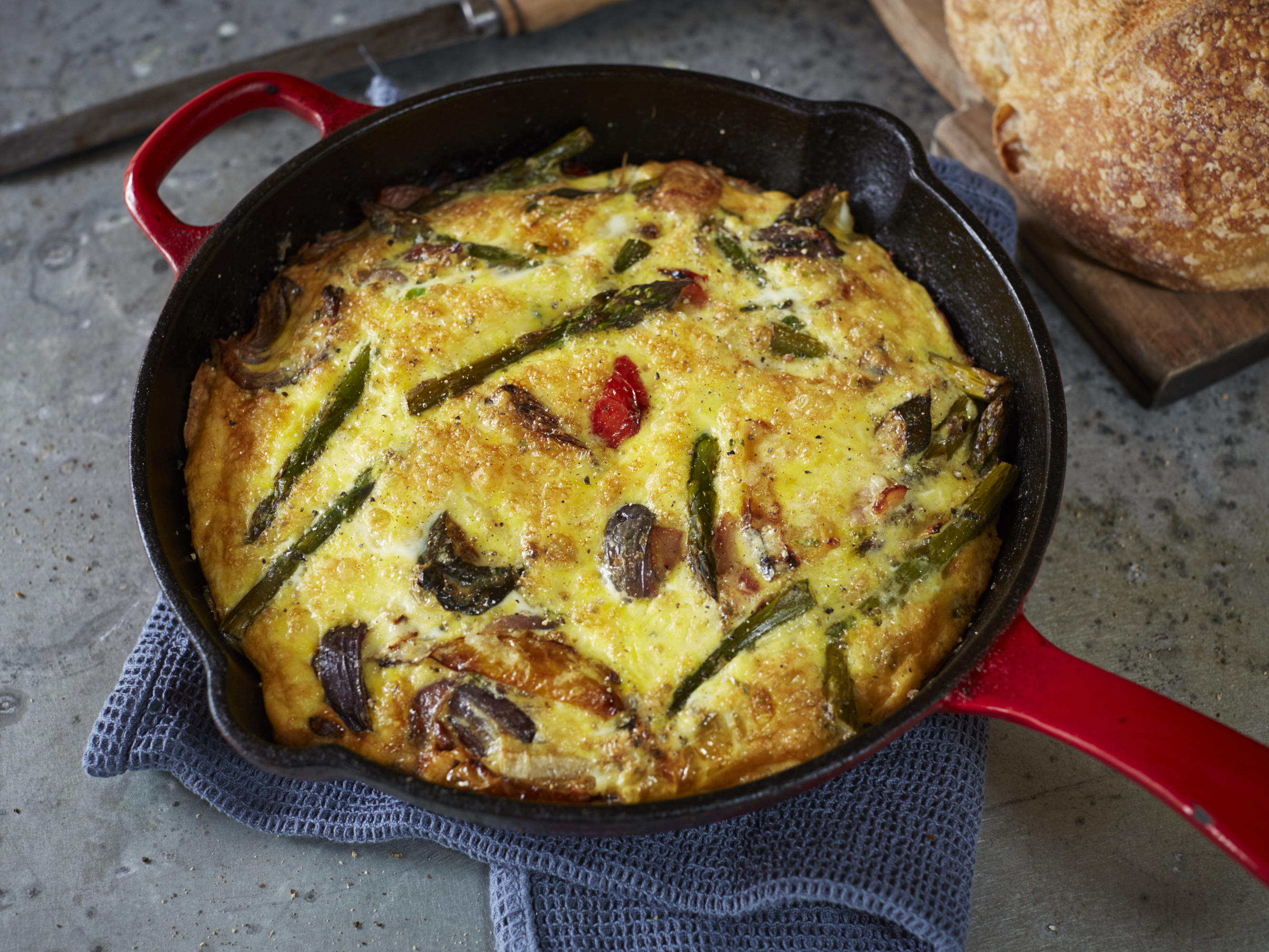 Vegetable frittata with bacon and oregano