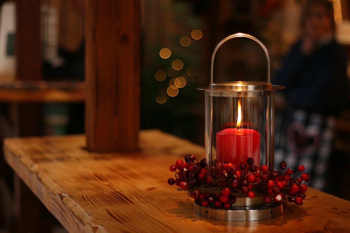 How to create a festive centrepiece for your garden table