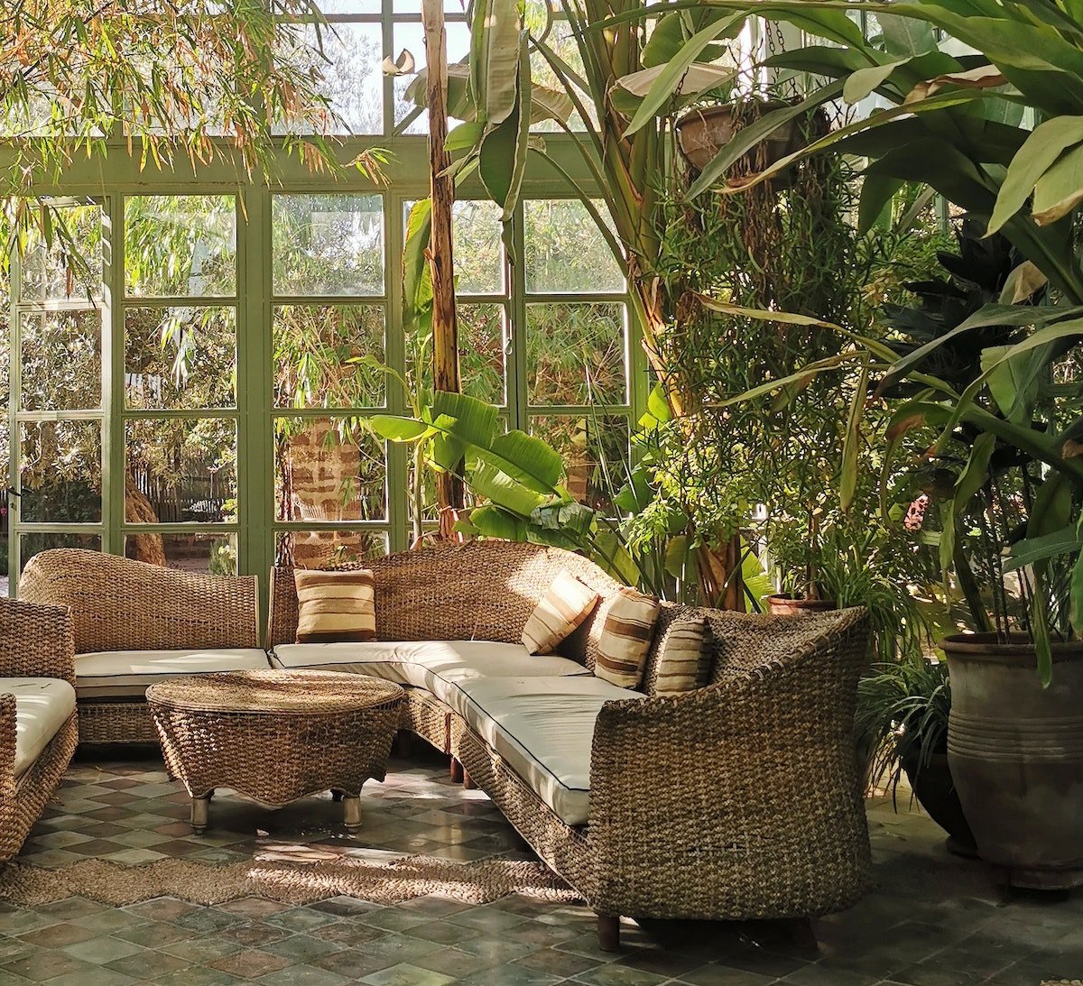 Pros and Cons of Rattan Furniture 