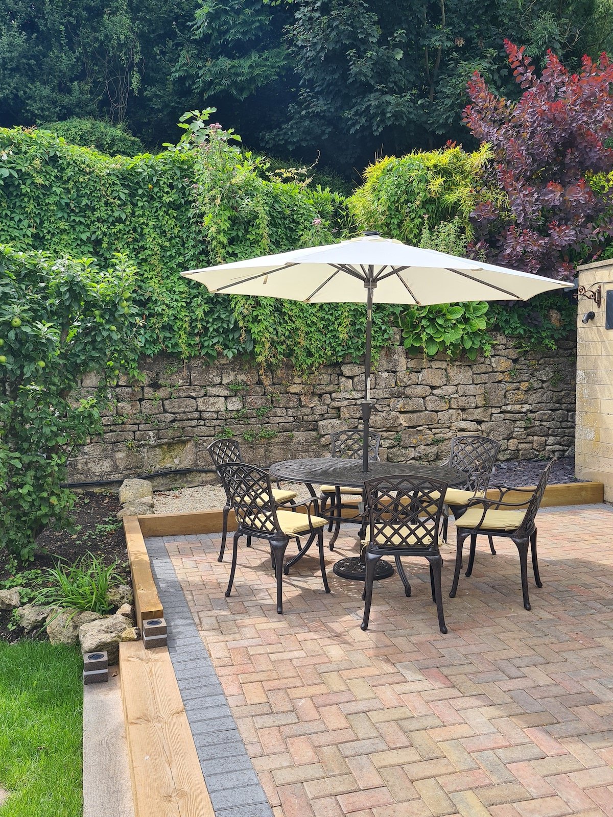 Why purchase garden furniture cushions?