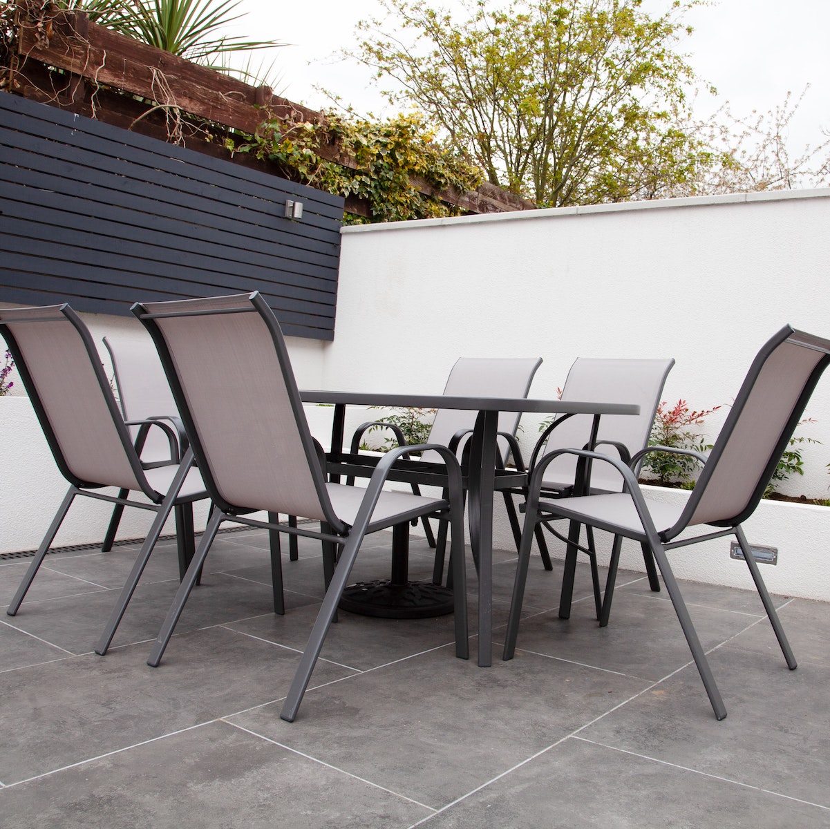 How to clean steel outdoor furniture