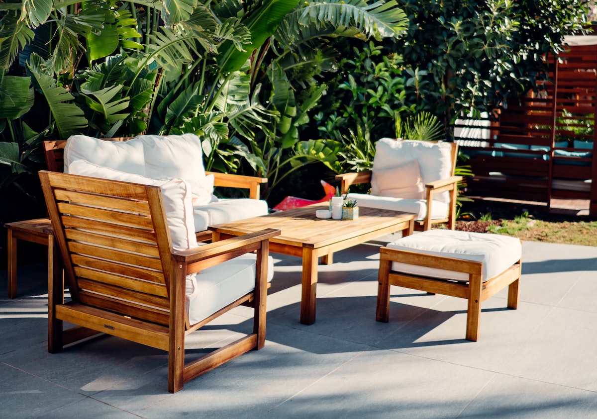 When Should You Cover Your Wooden Garden Furniture?