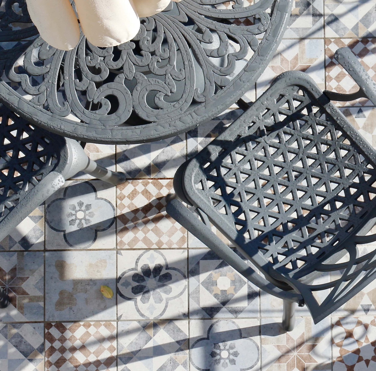 Get your cast aluminium garden furniture ready in 10-steps | 9. Arrange