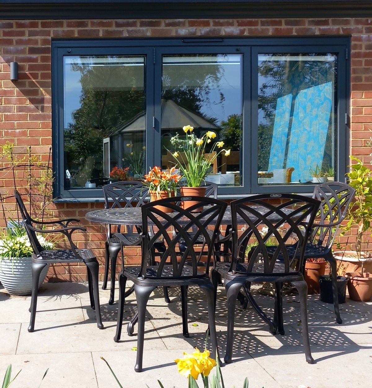 When is the best time to buy new garden furniture for your outdoor space?