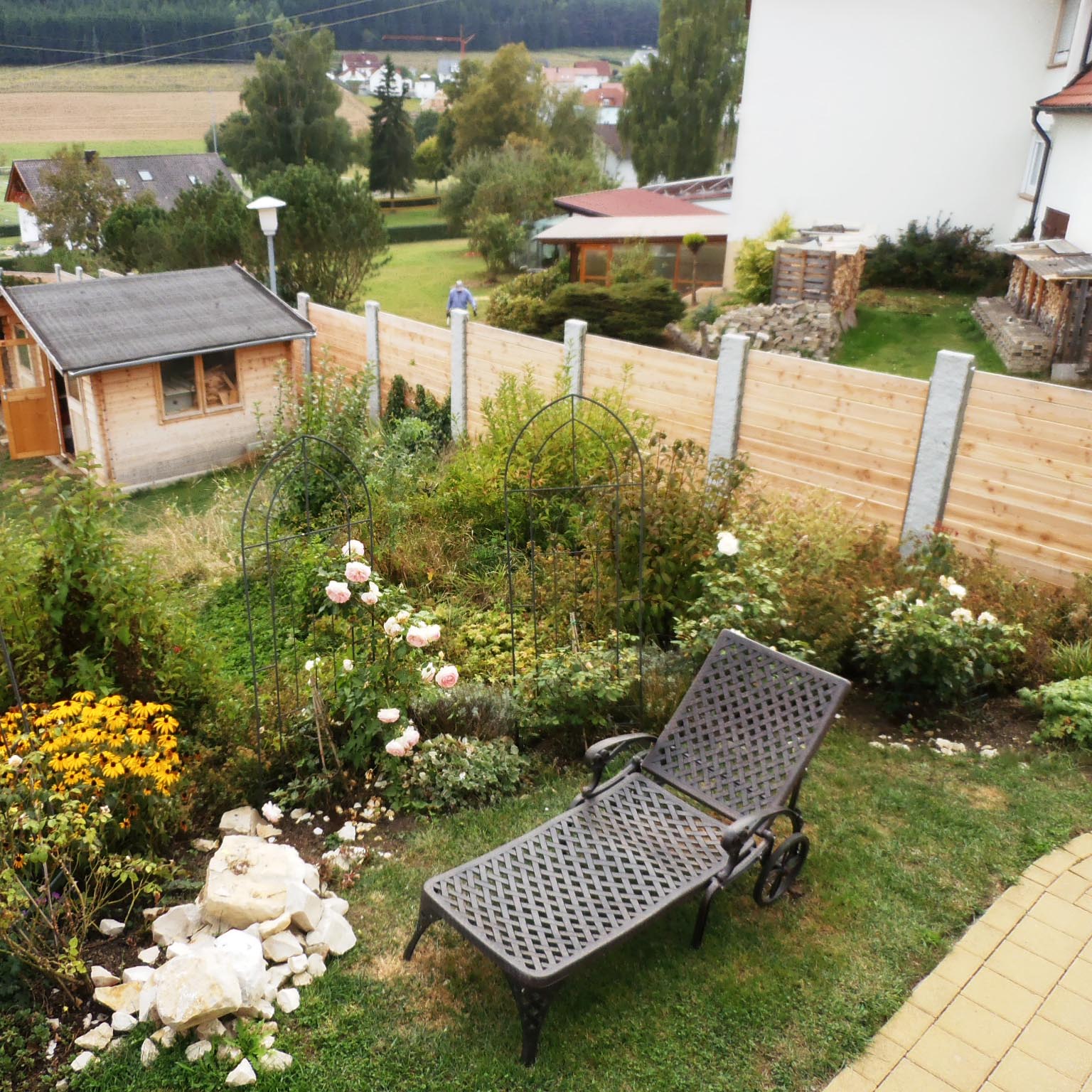 How do you choose a new sun lounger for your garden?