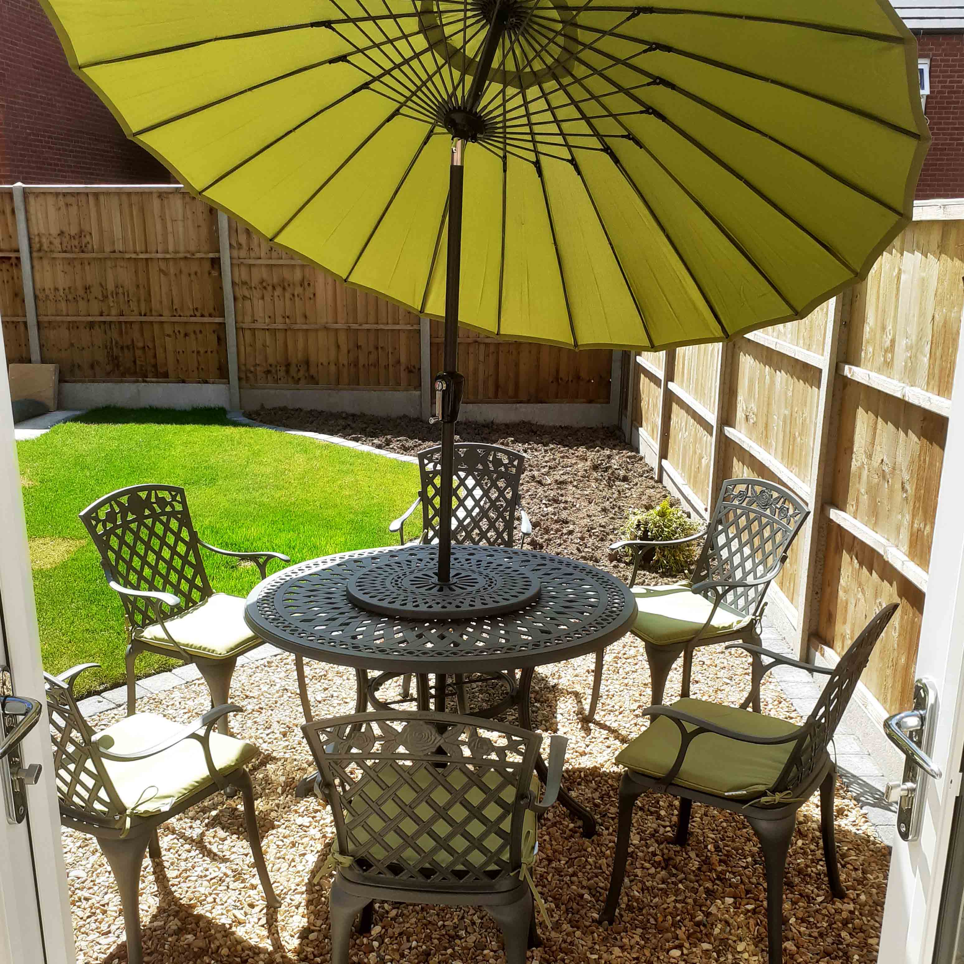 Alice Garden Furniture set with Parasol and Lazy Susan