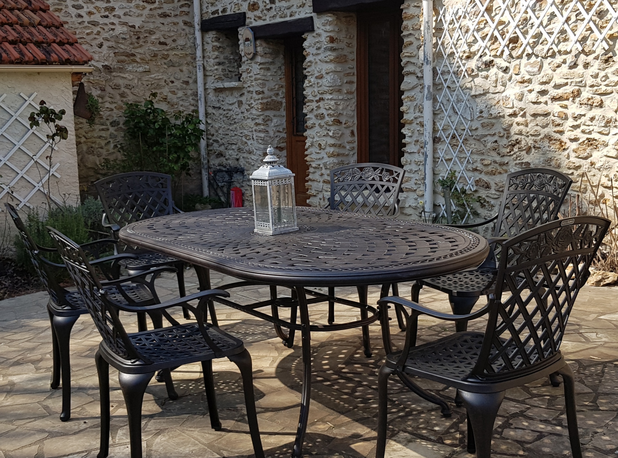6-Seater Oval Garden Tables